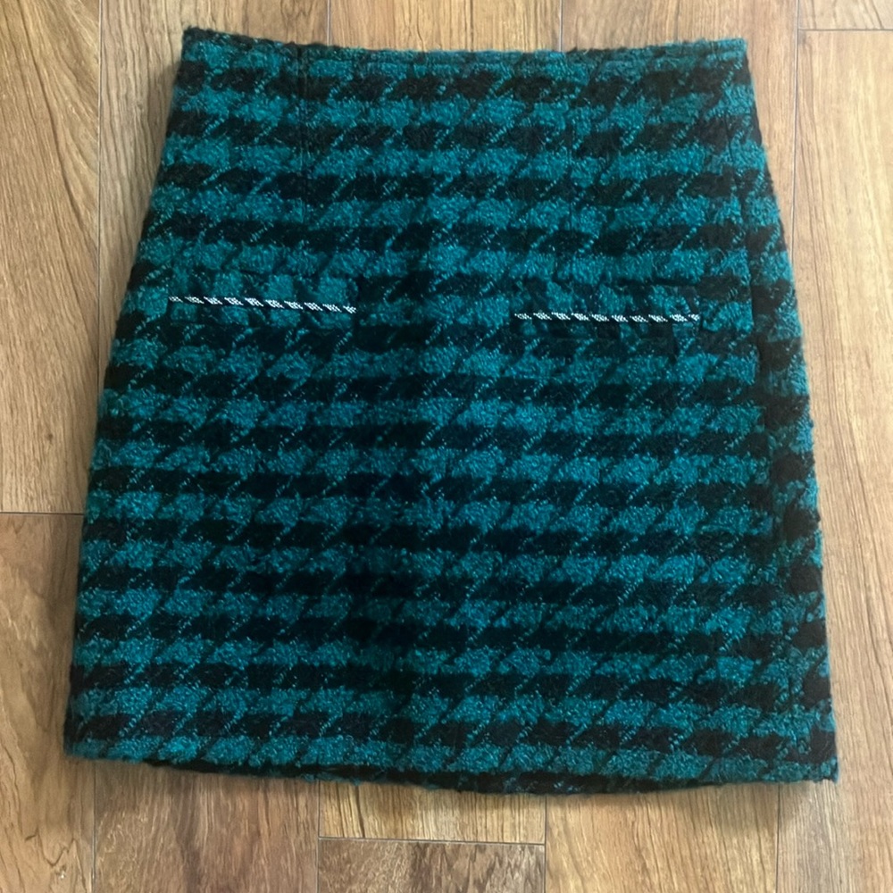 Wool blend mini skirt houndstooth green and black NWOT